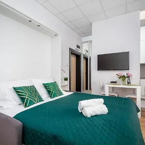 Aleje Jerozolimskie Street Apartment Warschau